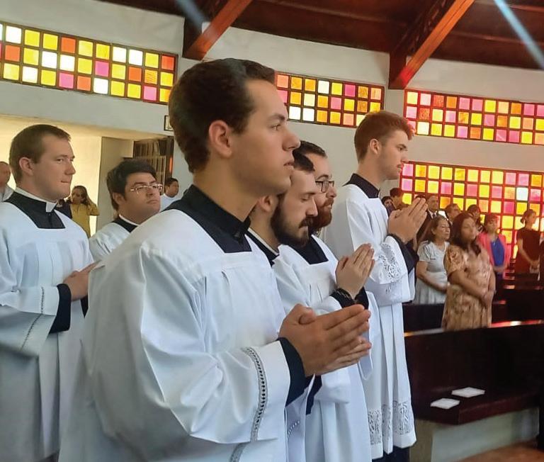 Iglesias Católicas En Hinds